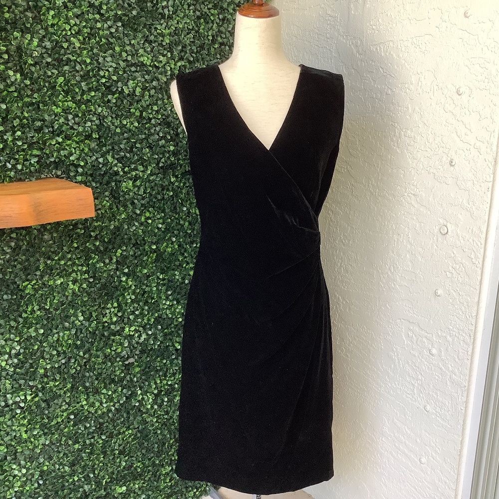 Giorgio Armani Elegant Sleeveless Black Velvet Dress, Size 8 EUC